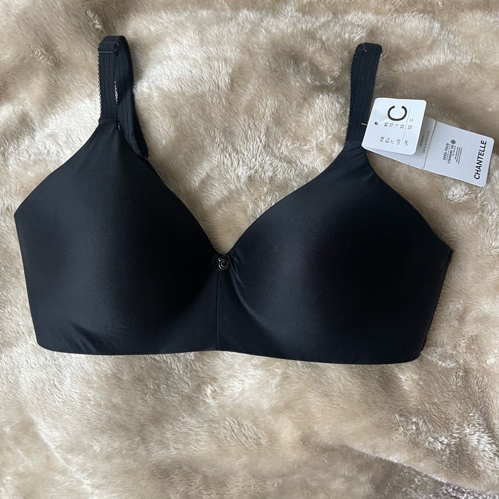 Chantelle Elegant Wireless Black Satin Bra
